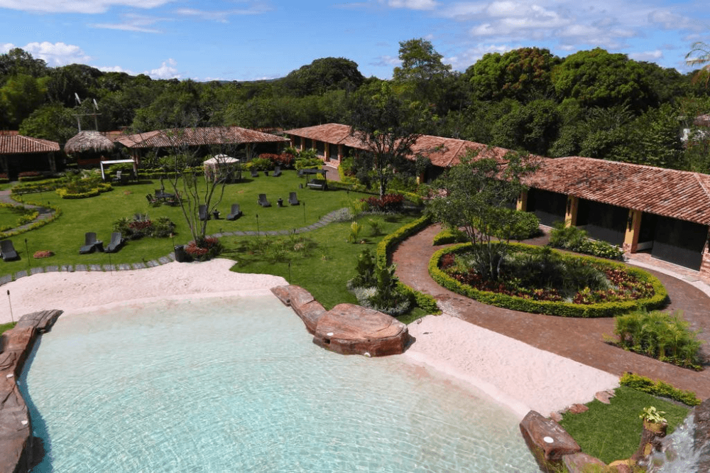 Ara Merú Lodge